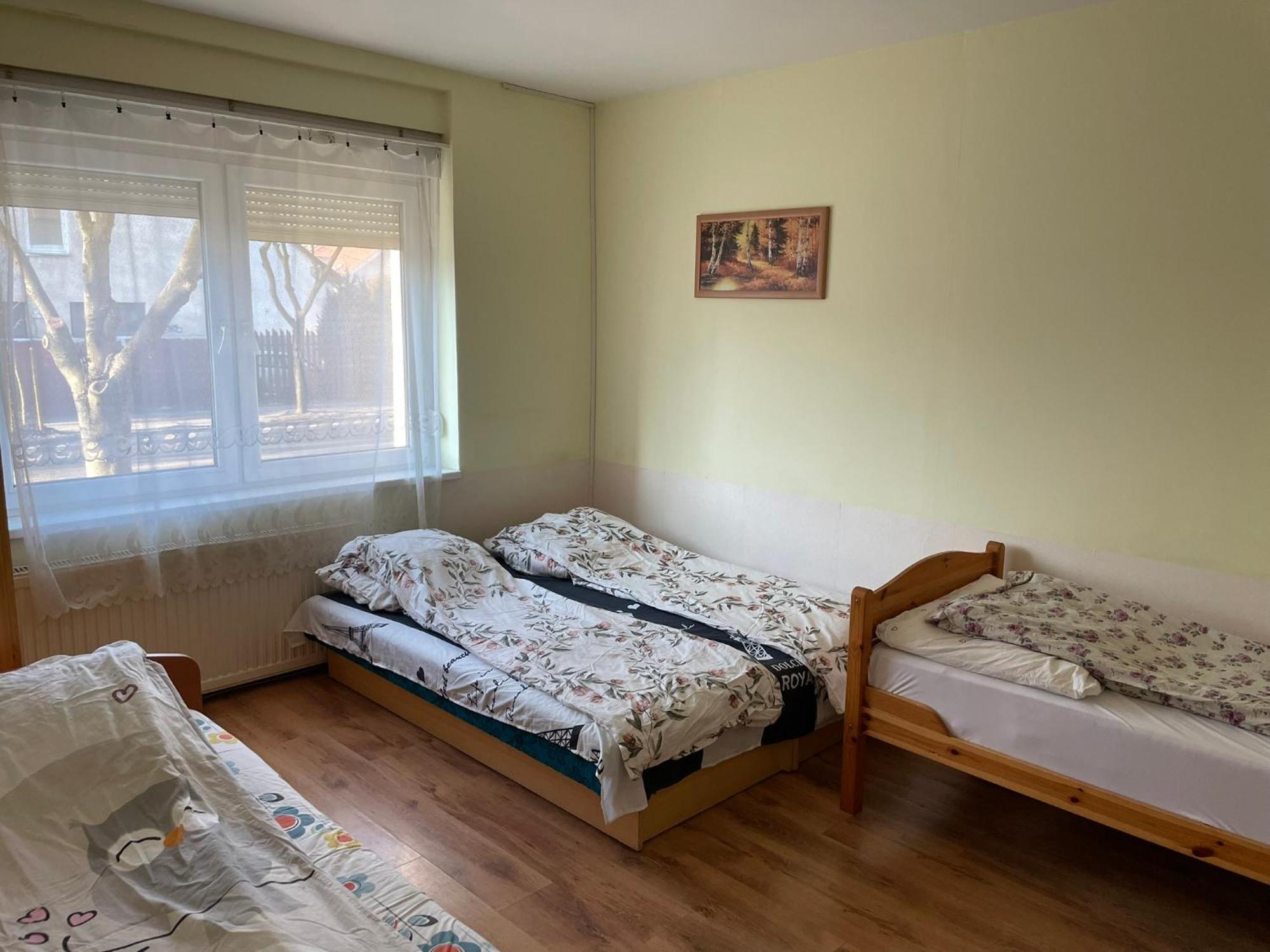 Red Locomotive Apartment Budapest Bagian luar foto