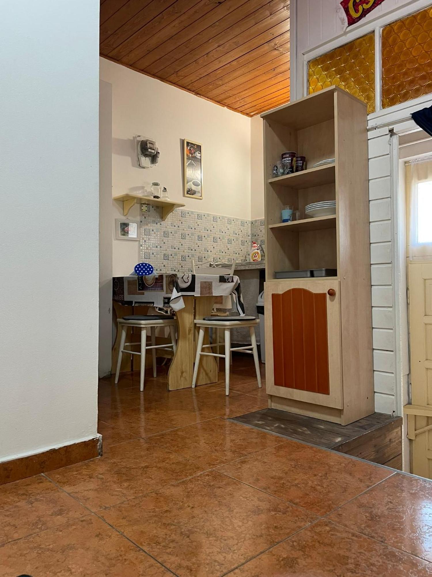 Red Locomotive Apartment Budapest Bagian luar foto